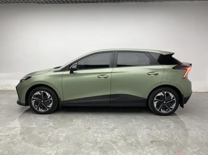 MG4 2022 Model 425km Deluxe Edition