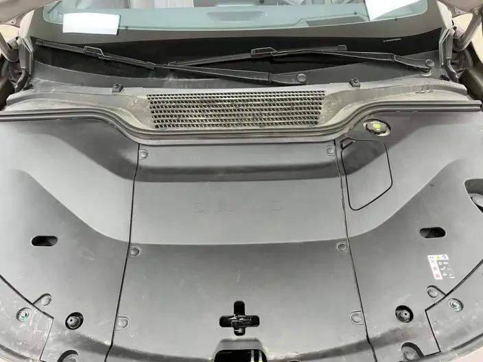 Onvo L60 2024 Model 525km Standard Battery Life 4WD Edition – фото 8