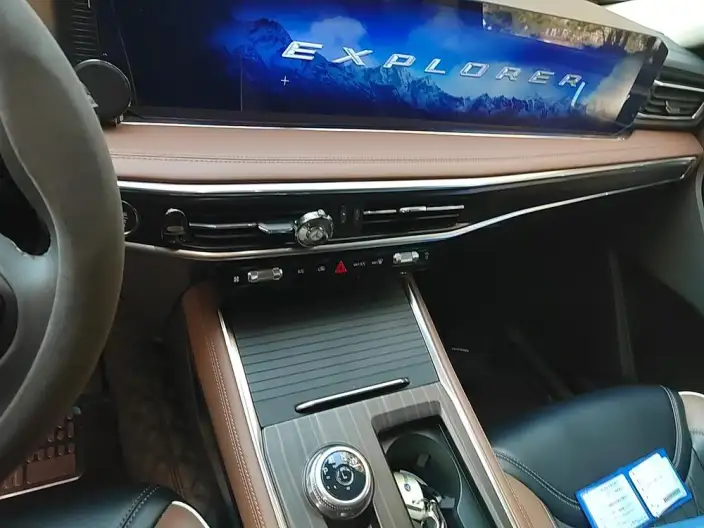 Ford Explorer 2023 Model EcoBoost 285 4WD Titan Jin Edition 7 seat – фото 8