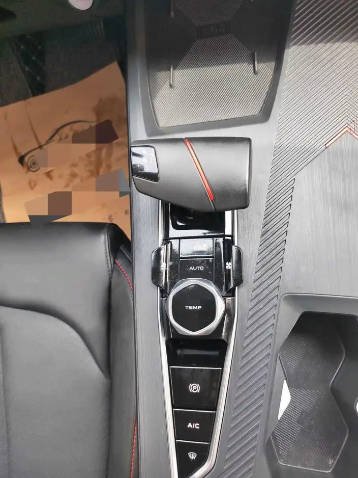 Changan Auchan Z6 2022 Model Blue whale 1.5T DCT Smart Edition Model – фото 10