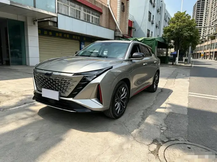 Changan Auchan Z6 2022 Model Blue whale 1.5T DCT Smart Edition Model