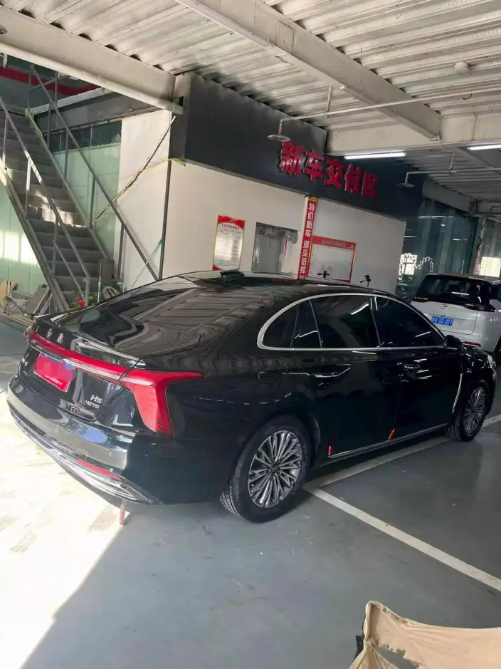 Hongqi H5 2023 Model 2.0T Automatic Smart Flag Enjoy Edition – фото 6