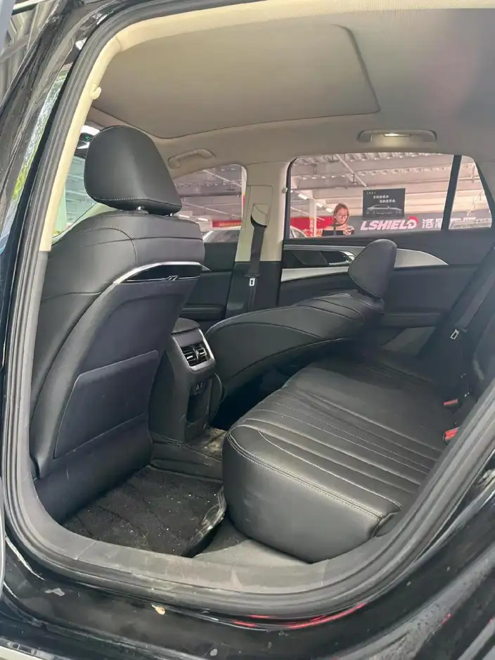 Hongqi H5 2023 Model 2.0T Automatic Smart Flag Enjoy Edition – фото 7