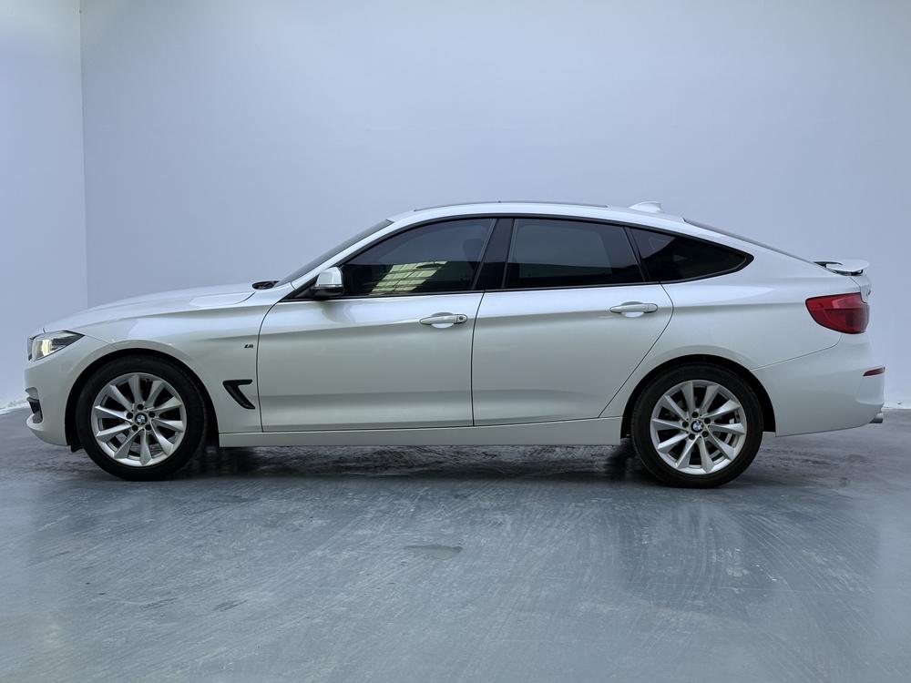 BMW 3 Series GT 2018 320i Fashion – фото 4