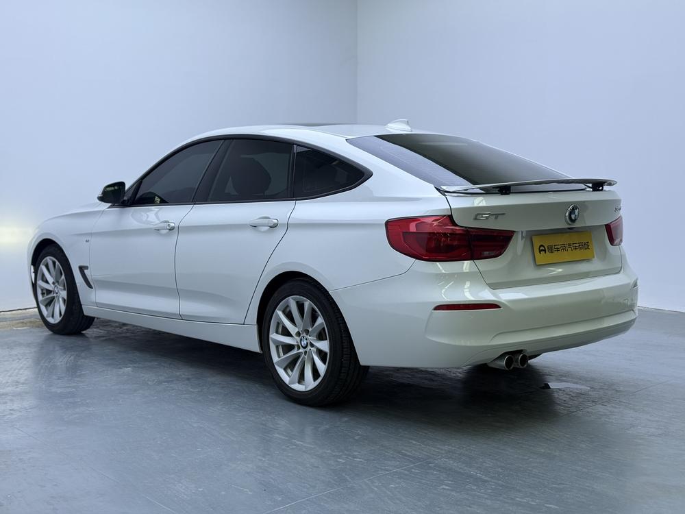 BMW 3 Series GT 2018 320i Fashion – фото 5