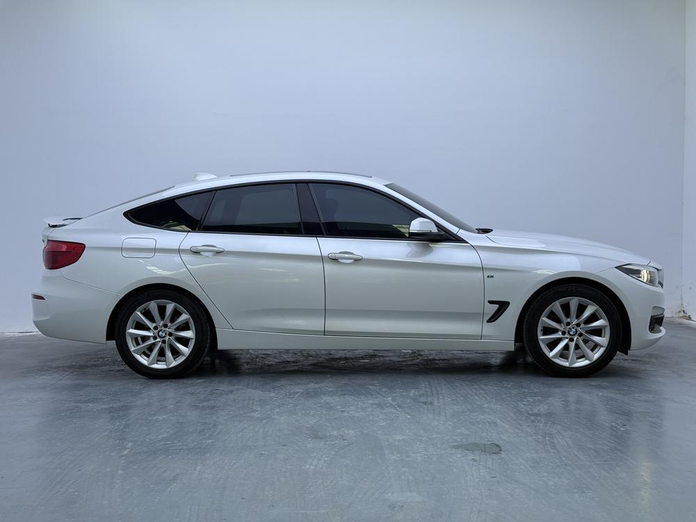 BMW 3 Series GT 2018 320i Fashion – фото 8