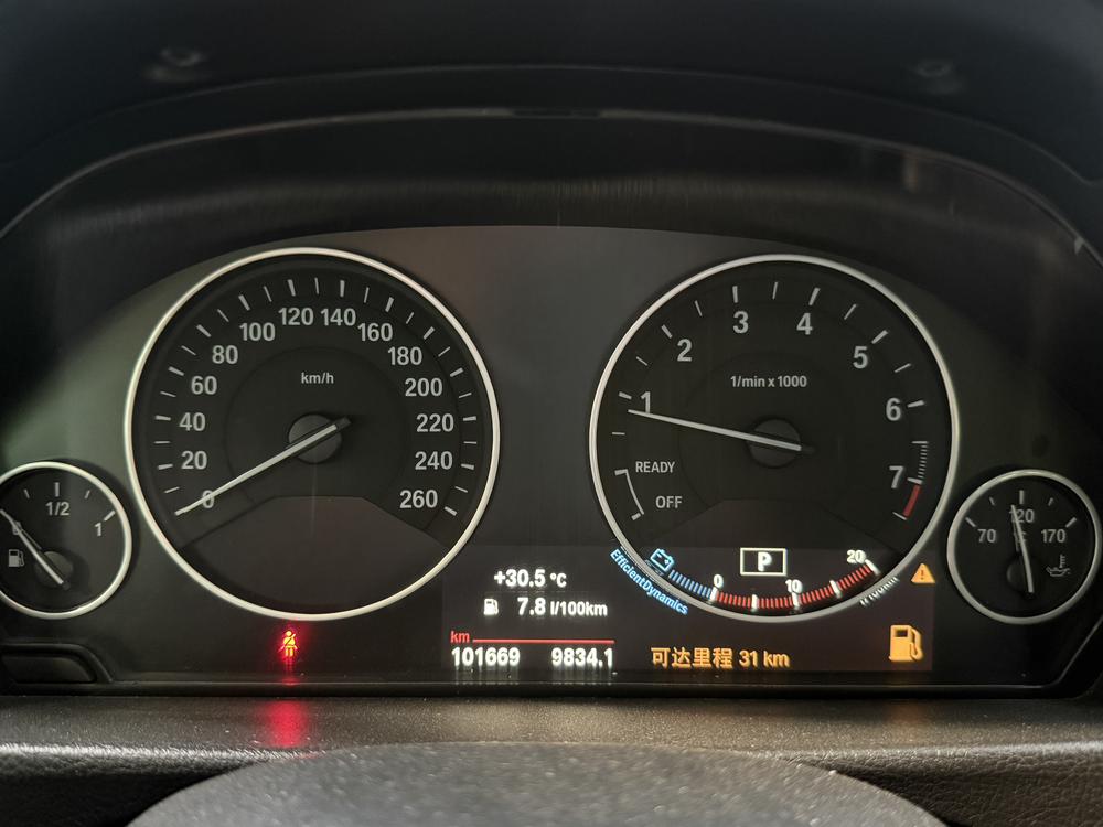 BMW 3 Series GT 2018 320i Fashion – фото 15