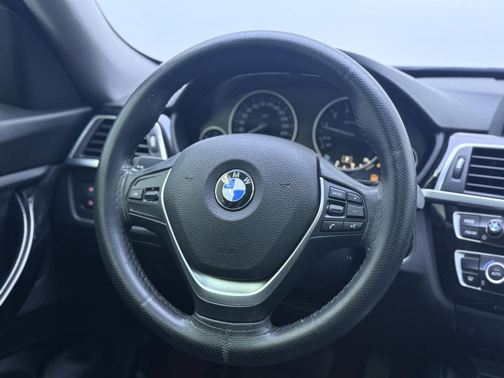 BMW 3 Series GT 2018 320i Fashion – фото 16