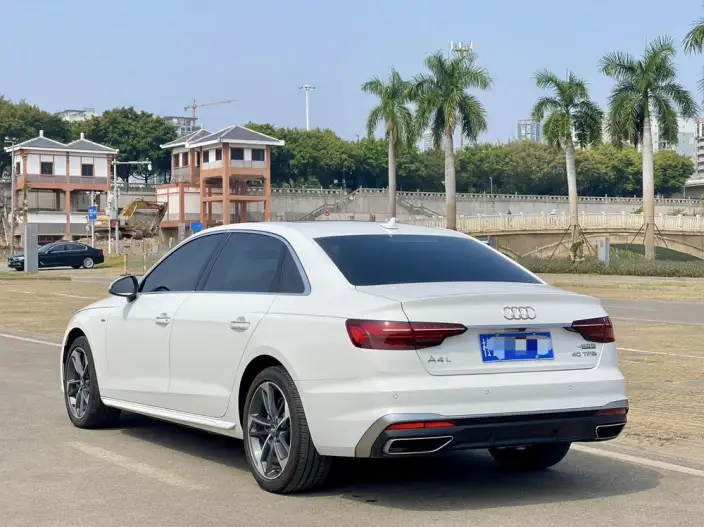 Audi A4 L 2022 Model 40 TFSI Fashion Dynamic Model – фото 4
