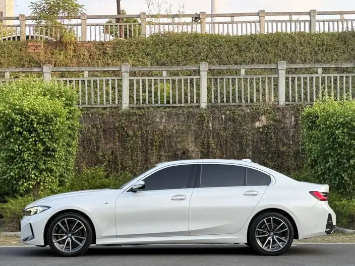 BMW 3 Series 2023 Model 325Li M Sports Set – фото 3