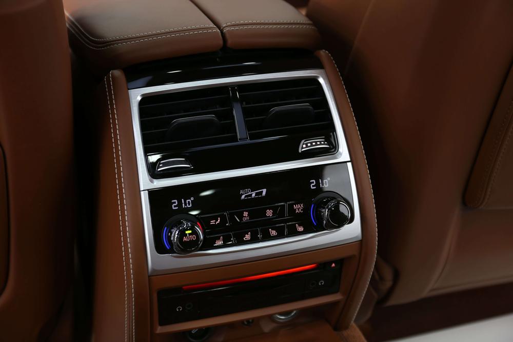 BMW 7 Series Модель 2018 года 740Li xDrive Exclusive M Sports Set – фото 13