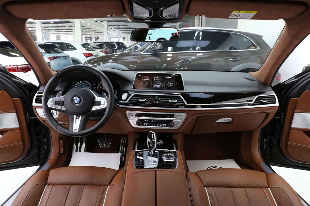 BMW 7 Series Модель 2018 года 740Li xDrive Exclusive M Sports Set – фото 15