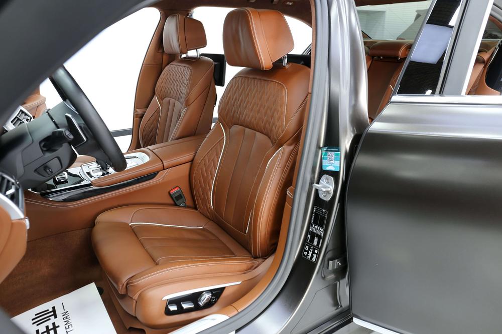 BMW 7 Series Модель 2018 года 740Li xDrive Exclusive M Sports Set – фото 21