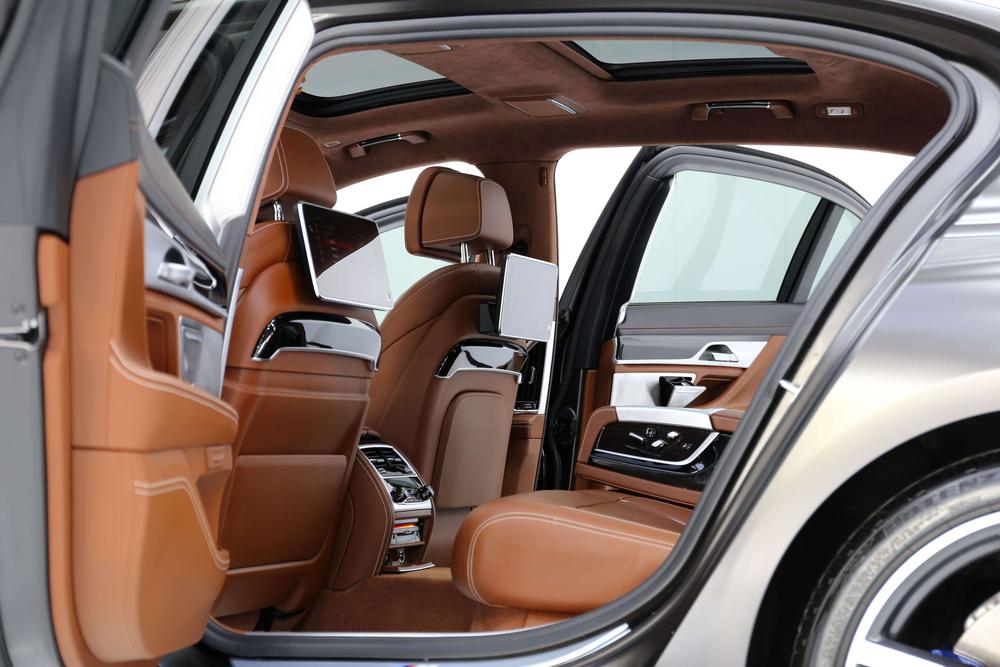 BMW 7 Series Модель 2018 года 740Li xDrive Exclusive M Sports Set – фото 22