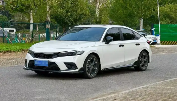 Honda Civic 2023 Model HATCHBACK 240TURBO CVT Extremely sharp version – фото 1