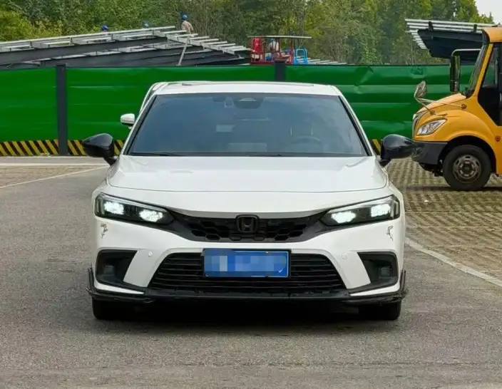 Honda Civic 2023 Model HATCHBACK 240TURBO CVT Extremely sharp version – фото 2
