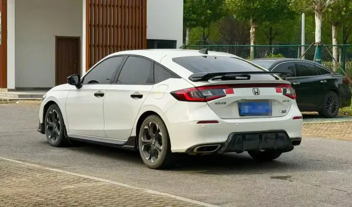 Honda Civic 2023 Model HATCHBACK 240TURBO CVT Extremely sharp version – фото 4