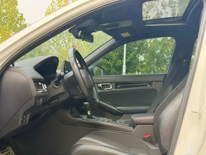 Honda Civic 2023 Model HATCHBACK 240TURBO CVT Extremely sharp version – фото 8