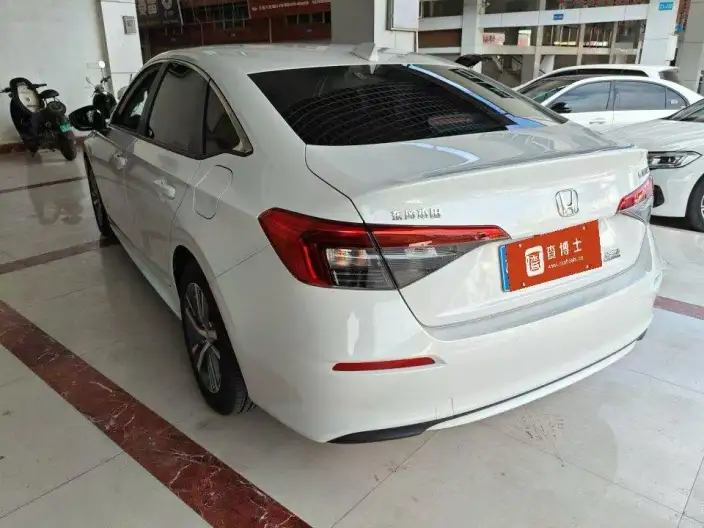 Honda Civic 2022 Model 240TURBO CVT Dynamic Edition – фото 5