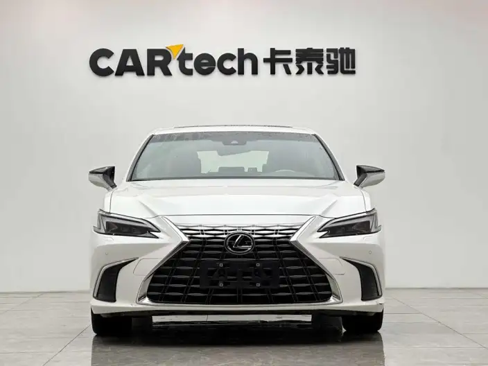 Lexus ES 2025 Model 300h Premium – фото 2