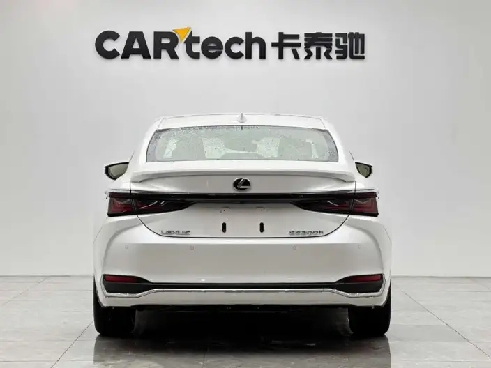 Lexus ES 2025 Model 300h Premium – фото 6