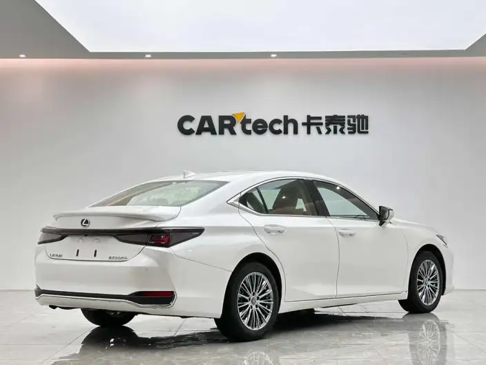 Lexus ES 2025 Model 300h Premium – фото 7
