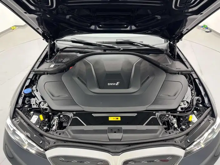 BMW i3 2023 Model eDrive35L – фото 8