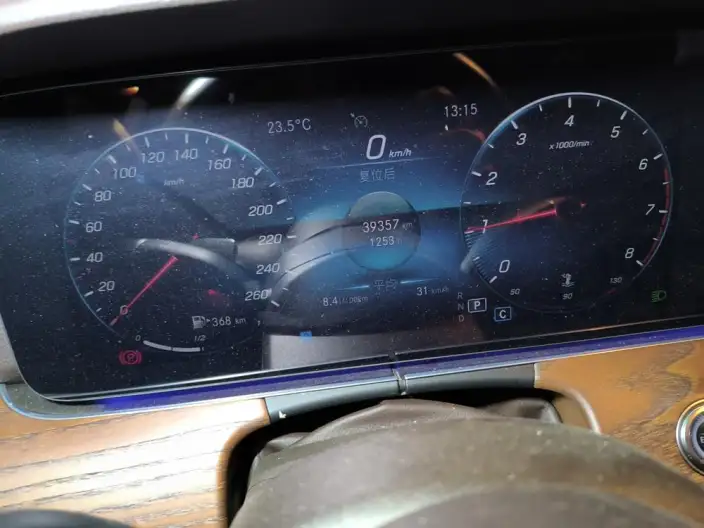 Mercedes-Benz E-Class 2022 Model Facelift E 260 L sedan – фото 6