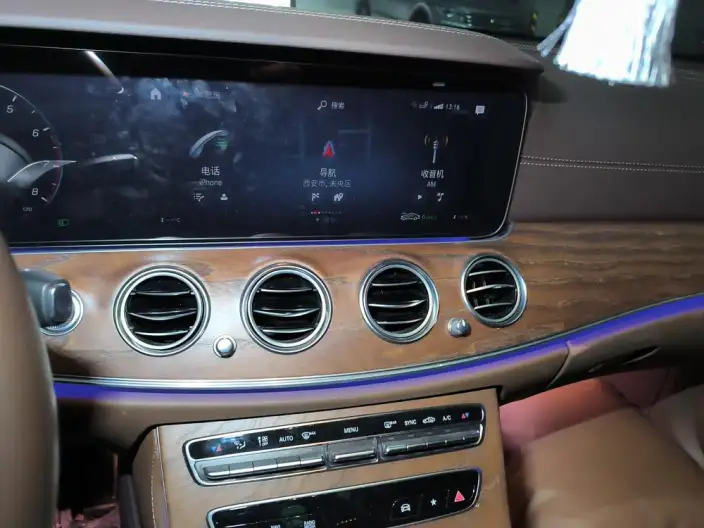 Mercedes-Benz E-Class 2022 Model Facelift E 260 L sedan – фото 8
