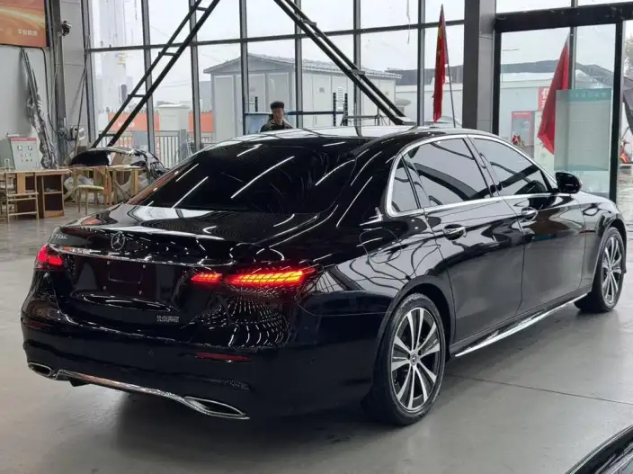 Mercedes-Benz E-Class PHEV 2022 Model Facelift II E 350 e L sedan – фото 6