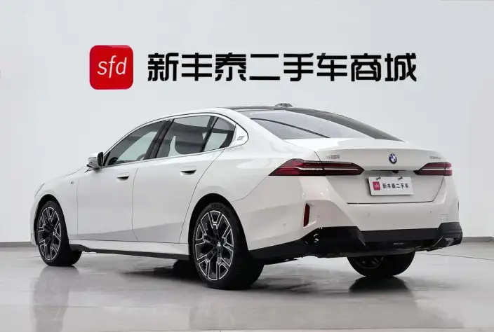 BMW 5 Series 2025 Model 530Li Exclusive Model M Sports Set – фото 4