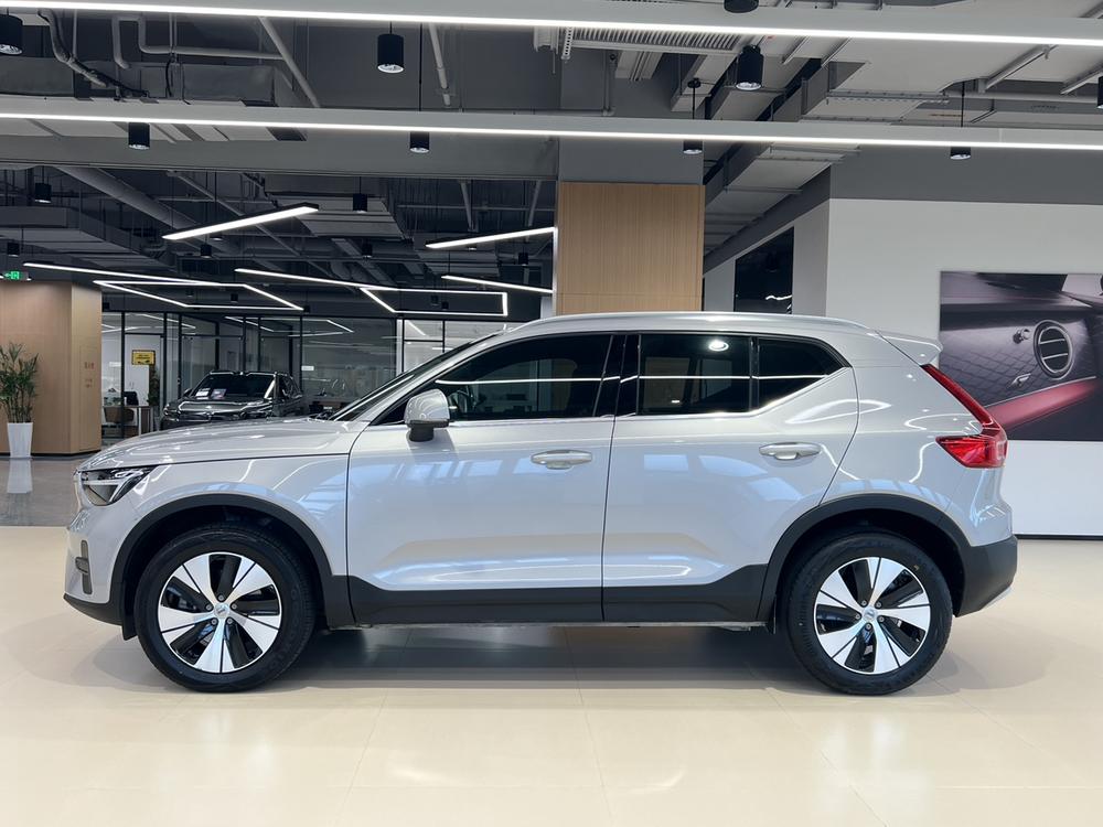Volvo XC40 2024 B3 Smart Vision Luxury – фото 3
