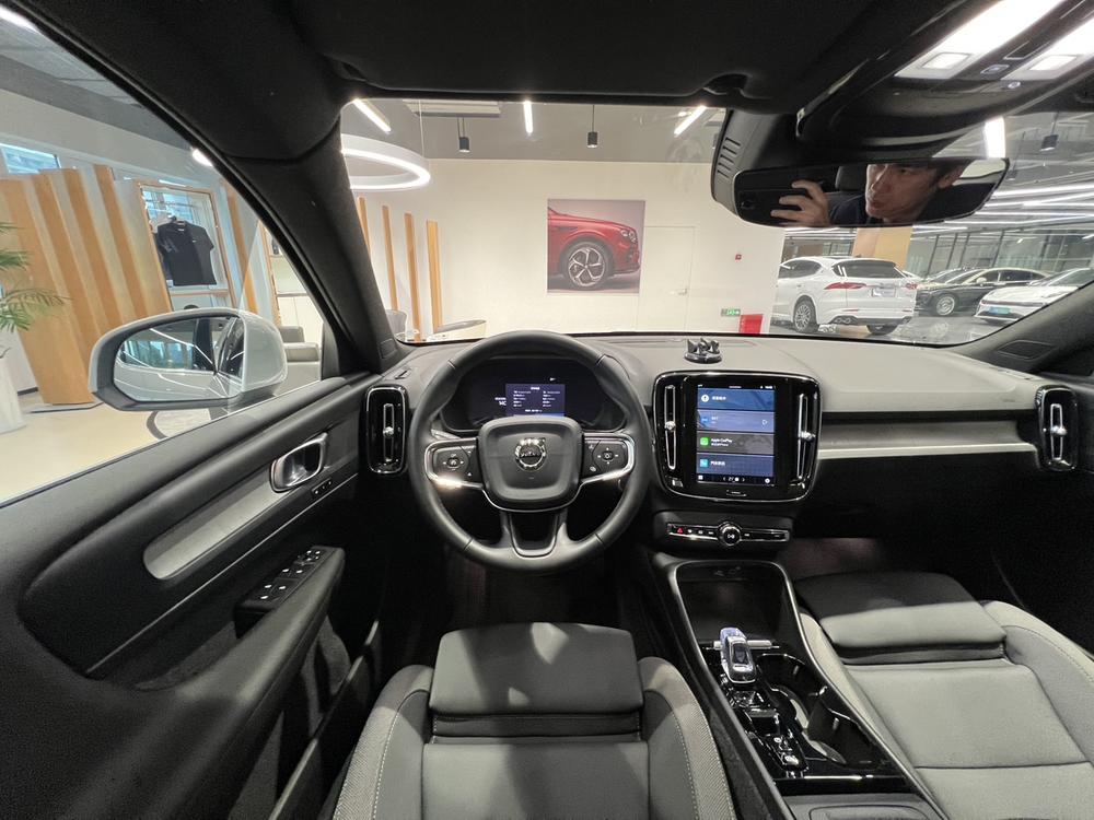 Volvo XC40 2024 B3 Smart Vision Luxury – фото 9