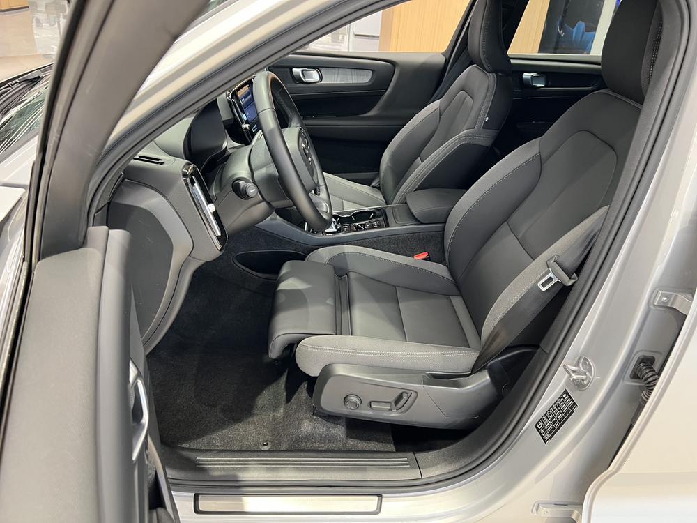 Volvo XC40 2024 B3 Smart Vision Luxury – фото 16