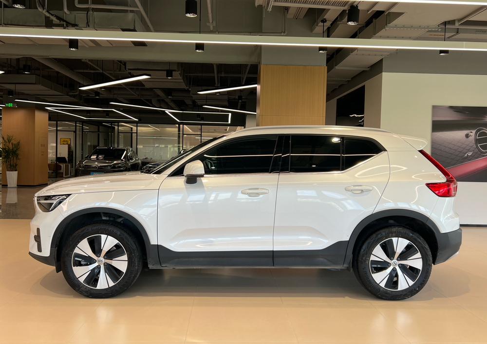 Volvo XC40 2024 B3 Smart Vision Luxury – фото 3