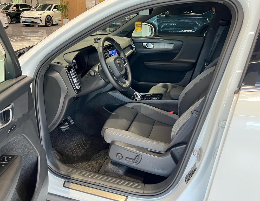 Volvo XC40 2024 B3 Smart Vision Luxury – фото 12