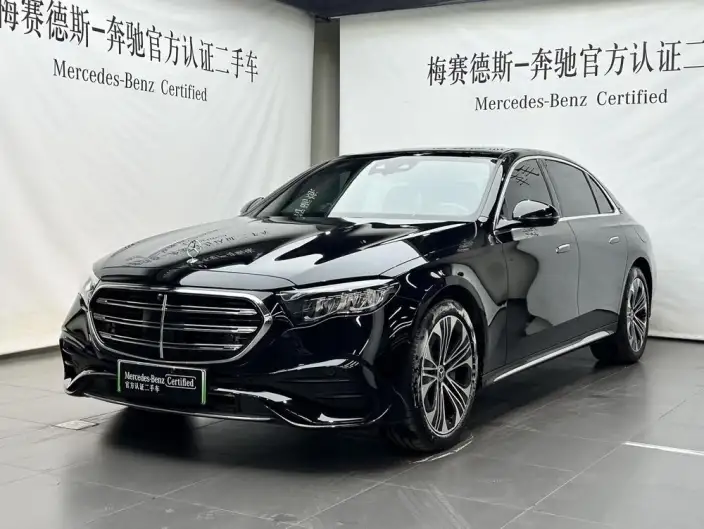 Mercedes-Benz E-Class PHEV 2024 Model E 350 e L sedan – фото 1