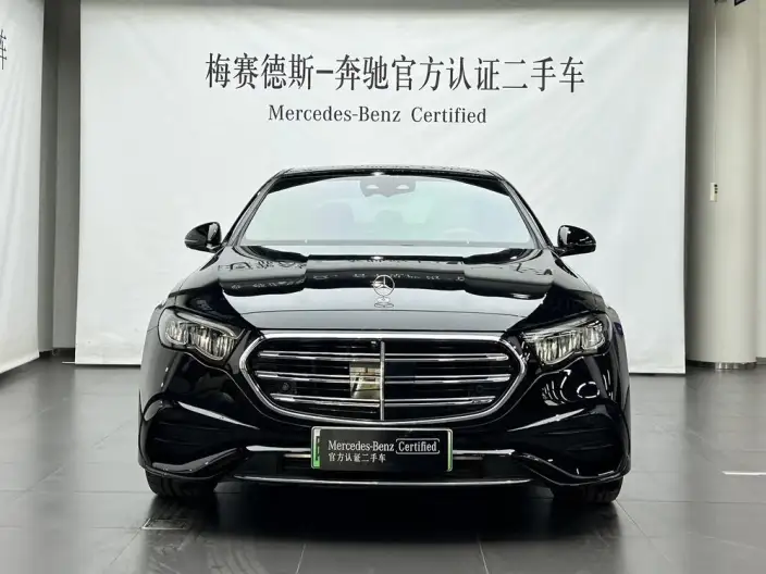 Mercedes-Benz E-Class PHEV 2024 Model E 350 e L sedan – фото 2