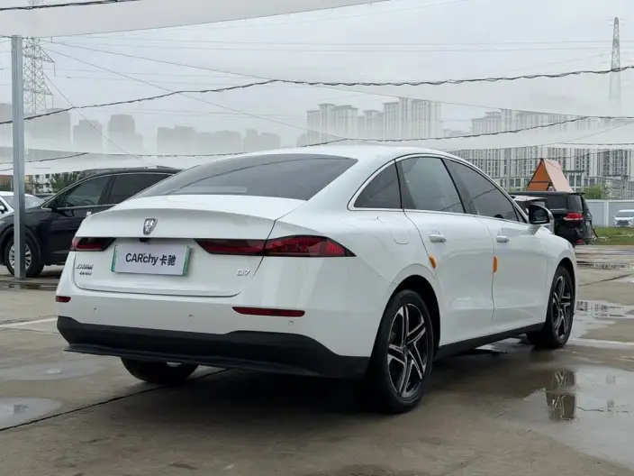 Roewe D7 DMH 2023 Model 125 Beyond Edition – фото 6