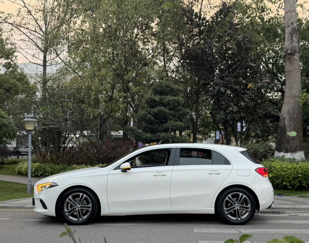 Mercedes-Benz A-Class Import 2019 A 200 Sport – фото 4