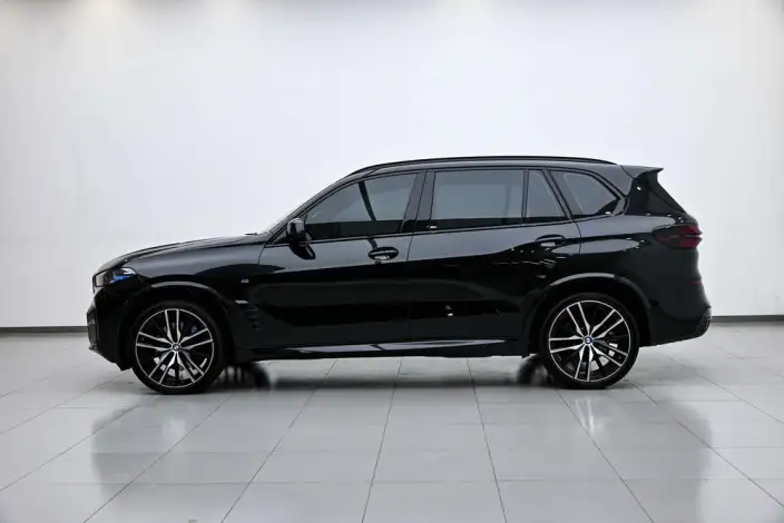 BMW X5 2025 Model xDrive40Li M Sports Night Set – фото 4