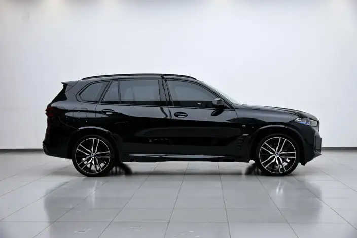 BMW X5 2025 Model xDrive40Li M Sports Night Set – фото 7