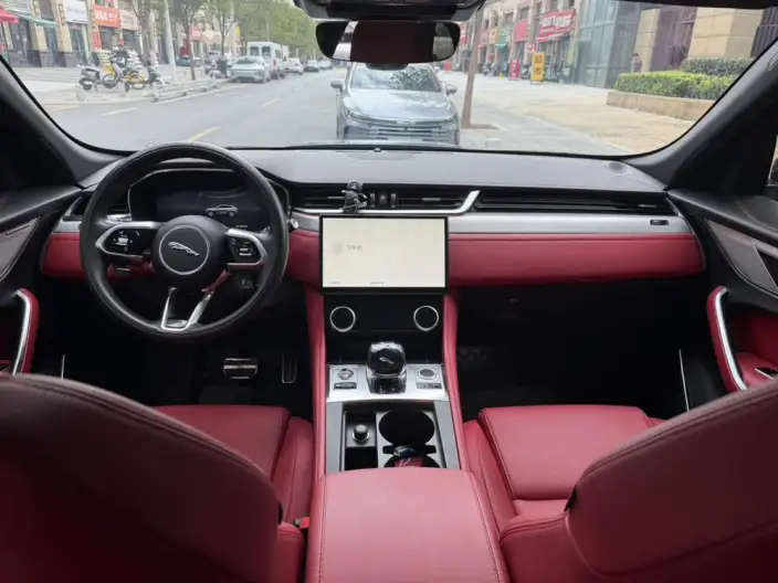 Jaguar F-PACE 2024 Model P250 R-Dynamic SE – фото 8