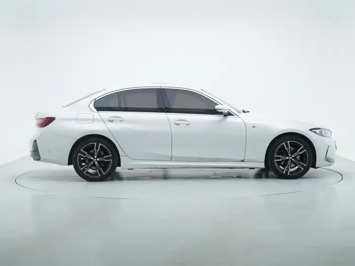 BMW 3 Series 2023 Model 325i M Sports Set – фото 8