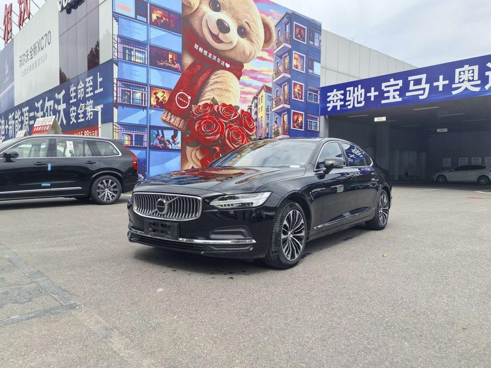 Volvo S90 2024 B5 Smart Luxury – фото 1