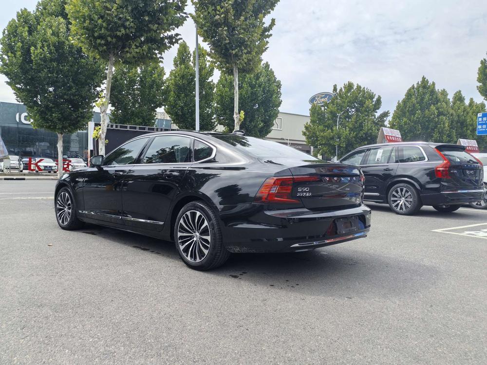 Volvo S90 2024 B5 Smart Luxury – фото 5