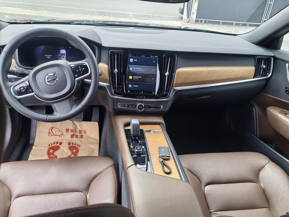 Volvo S90 2024 B5 Smart Luxury – фото 8