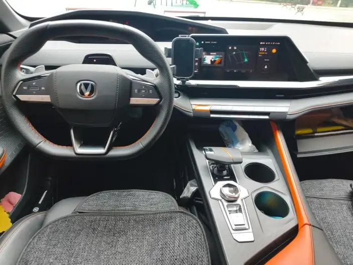 Changan UNI-V 2023 Model 1.5T Noble Model – фото 5