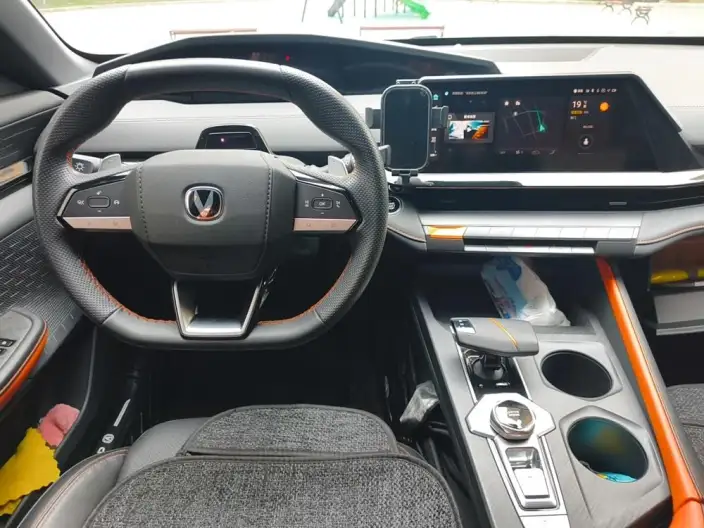 Changan UNI-V 2023 Model 1.5T Noble Model – фото 9