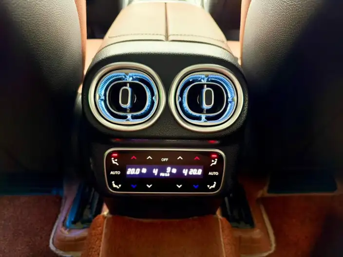 Mercedes-Benz GLC 2023 Model GLC 260 L 4MATIC Dynamic Model 7 seat – фото 6